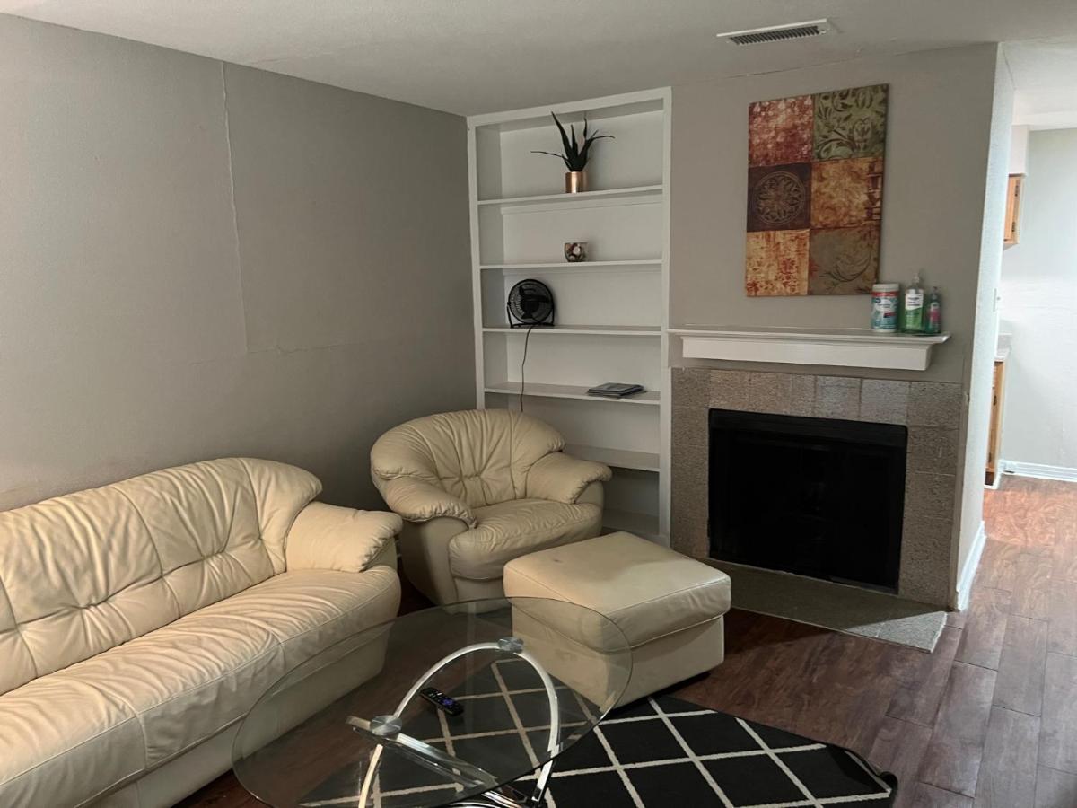 Lovely 1-Bedroom Townhome With Nice Amenities Х'юстон Екстер'єр фото